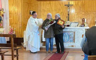 LA COMUNIDAD PARROQUIAL DE PUERTO NATALES AGRADECE EL TESTIMONIO DEL MATRIMONIO VELÁSQUEZ OYARZÚN POR 40 AÑOS DE SERVICIO
