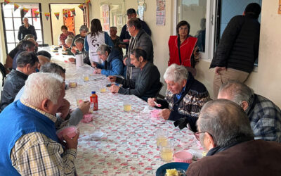 PREPARACIÓN DE ALMUERZO DE LA PARROQUIA N.S. FÁTIMA A LOS ABUELITOS DE LA CASA DEL SAMARITANO