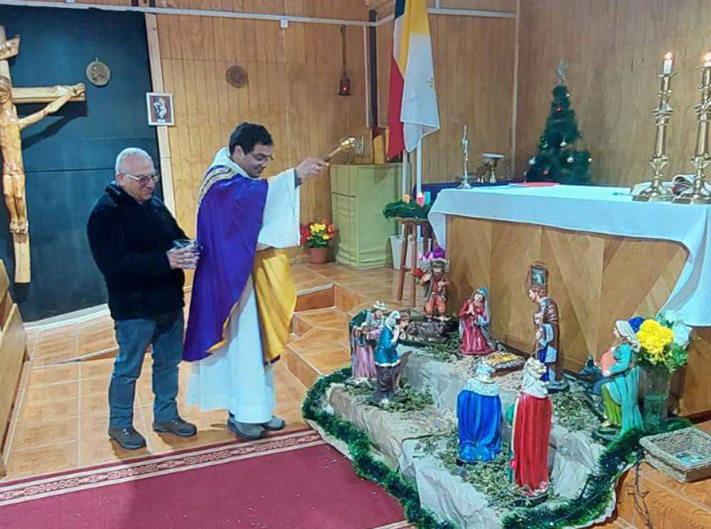BENDICIÓN DEL NUEVO PESEBRE EN LA PARROQUIA NUESTRA SEÑORA DE LA PATAGONIA