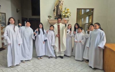 BENDICIÓN DEL ALBAS PARA LOS NUEVOS ACOLITOS DE LA PARROQUIA SAN FRANCISCO DE SALES