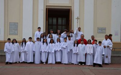 EN PUERTO NATALES, NIÑOS Y NIÑAS RECIBIERON POR PRIMERA VEZ A JESÚS EUCARISTÍA EN PENTECOSTÉS