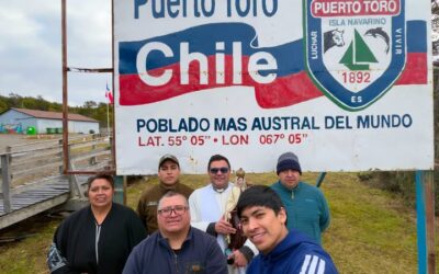 PUERTO TORO ELEVÓ SU ORACIÓN POR CHILE